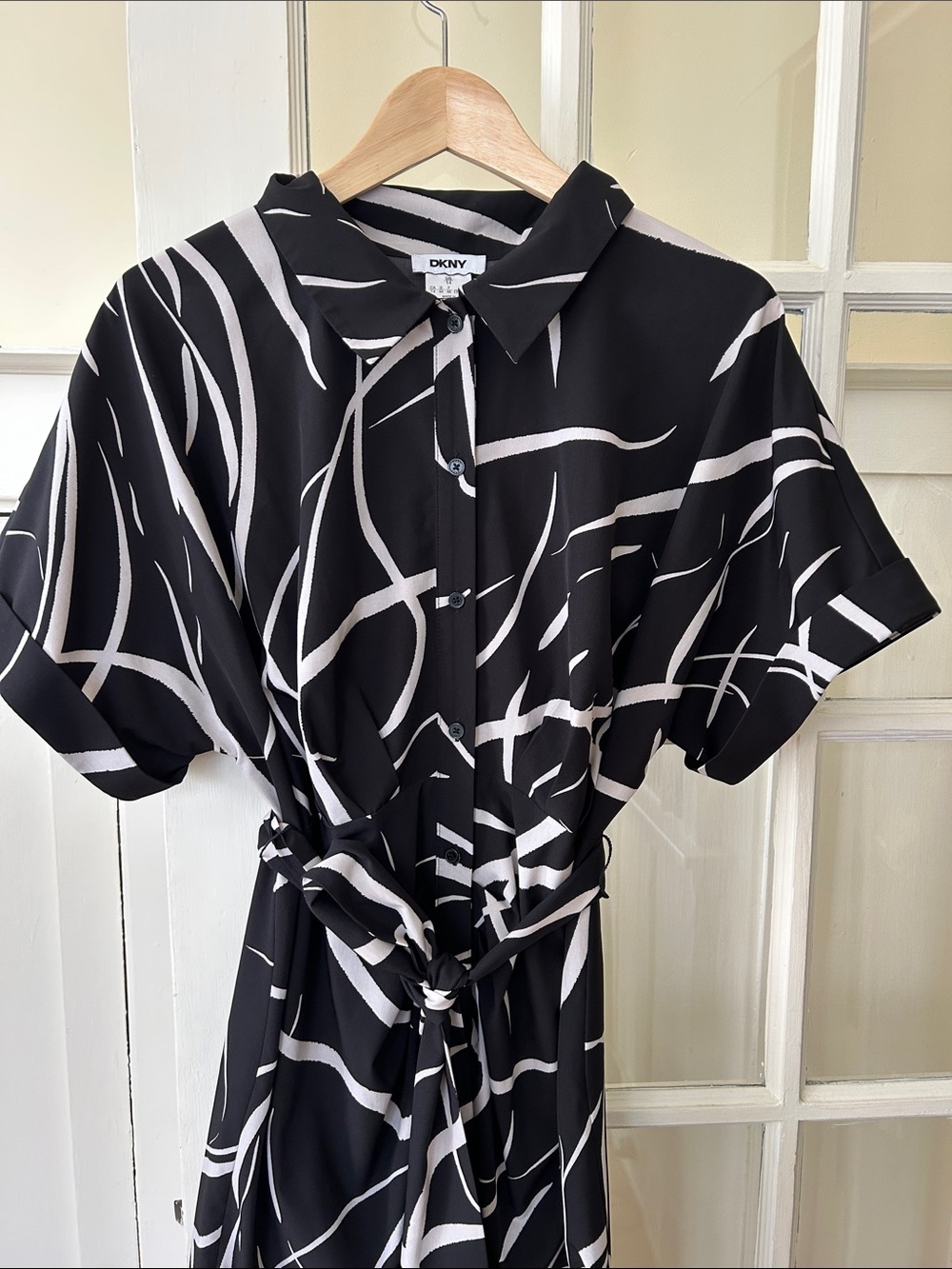 DKNY Black and White Abstract mid calf Shirtdress - Picture 4 of 6